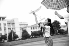 追梦 冒雨奔向赛场放飞梦想[潇湘晨报