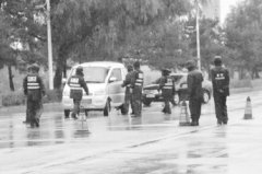 我市开展打击“黑车”专项行动[燕都