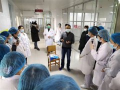青海支援湖北医疗队进入病区[西宁晚报]